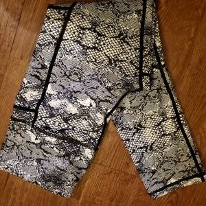 Zyia Light n Tight size 4